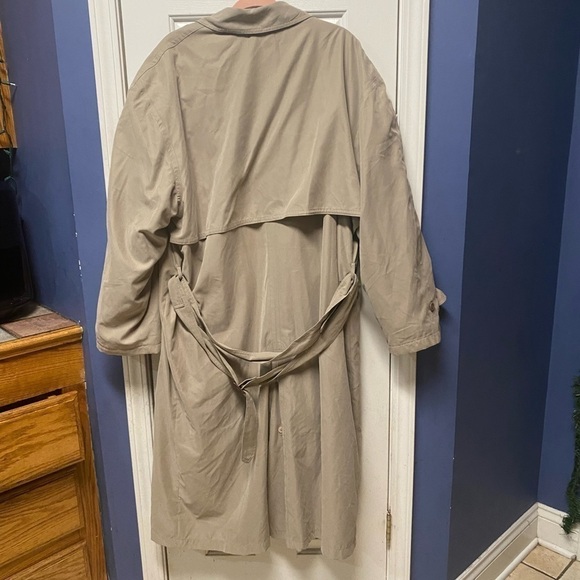 Utex Vintage 90's Taupe Metallic
Windbreaker Overcoat Trenchcoat
Size 42 - Picture 2 of 9